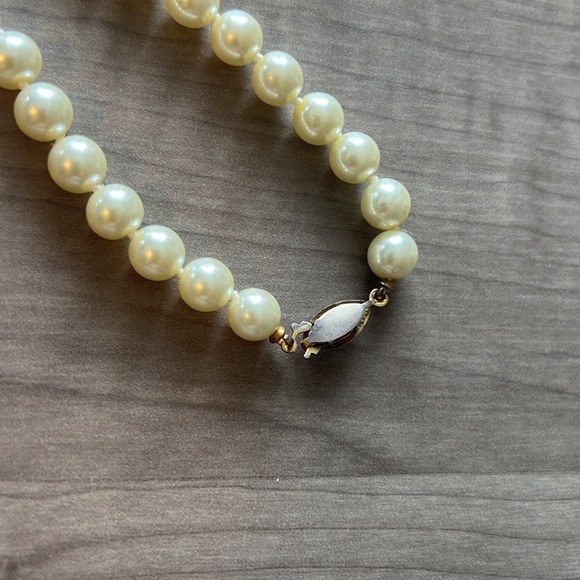 Pearl Necklace - Picture 3 of 5
